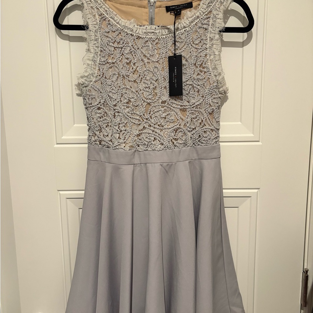 Lace Top Sleeveless Dress in Light Gray